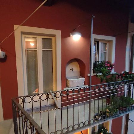 Appartamento Le Rondini C Интра Экстерьер фото
